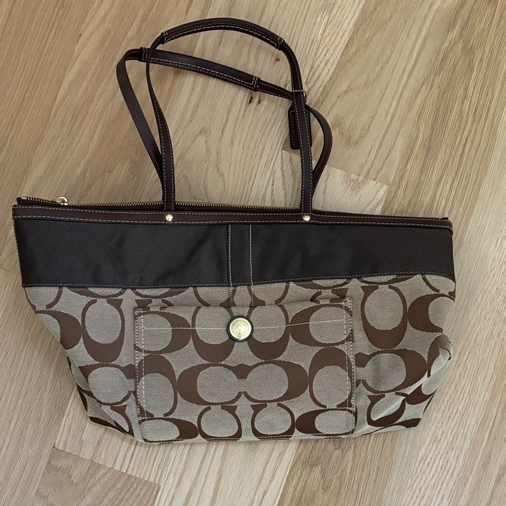 Coach Signature Pattern Brown Zippered Tote